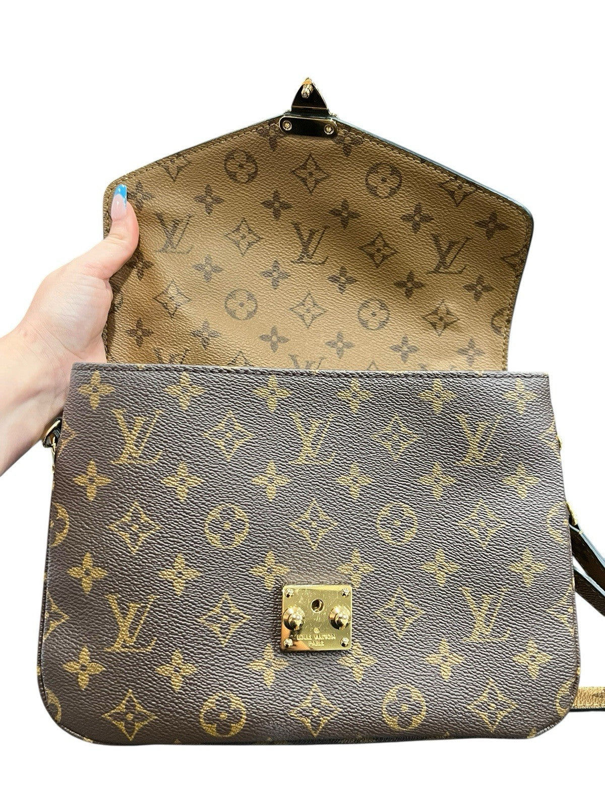 Louis Vuitton Pochette Métis Monogram Reverse