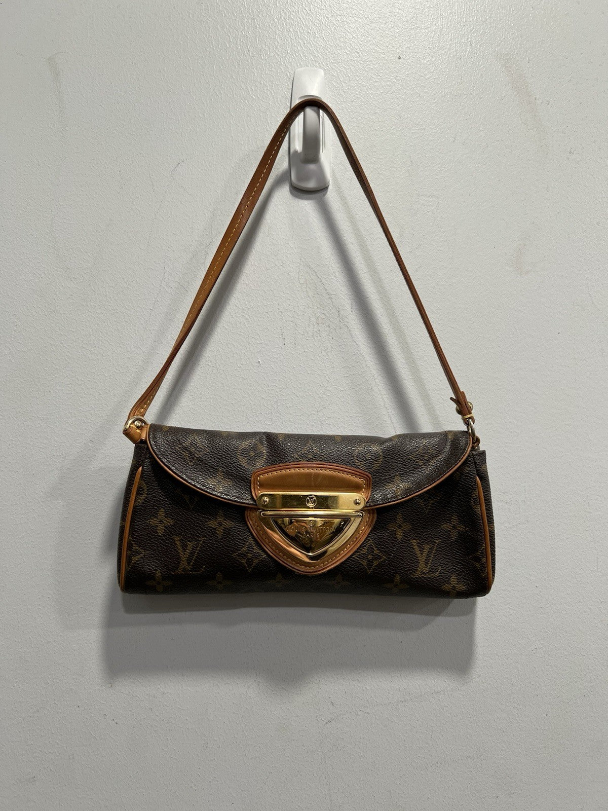 Louis Vuitton Monogram Beverly Pochette With Certificate of Authenticity