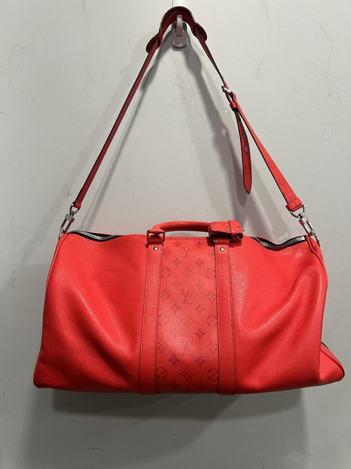 Louis Vuitton Fire Red Taigarama Bandouliere Keepall 50