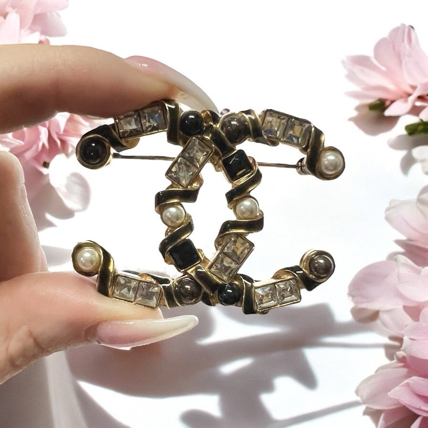 Chanel Crystal Baguette Pearl Resin CC Brooch Gold Black Pearly White AUTHENTIC