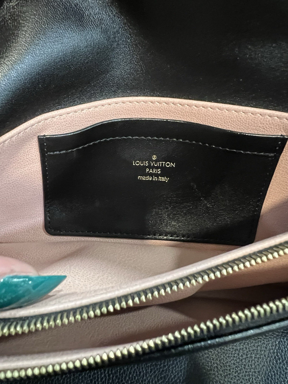 Louis Vuitton Pochette Coussin Noir Box Duster & Authenticity Retail $3150