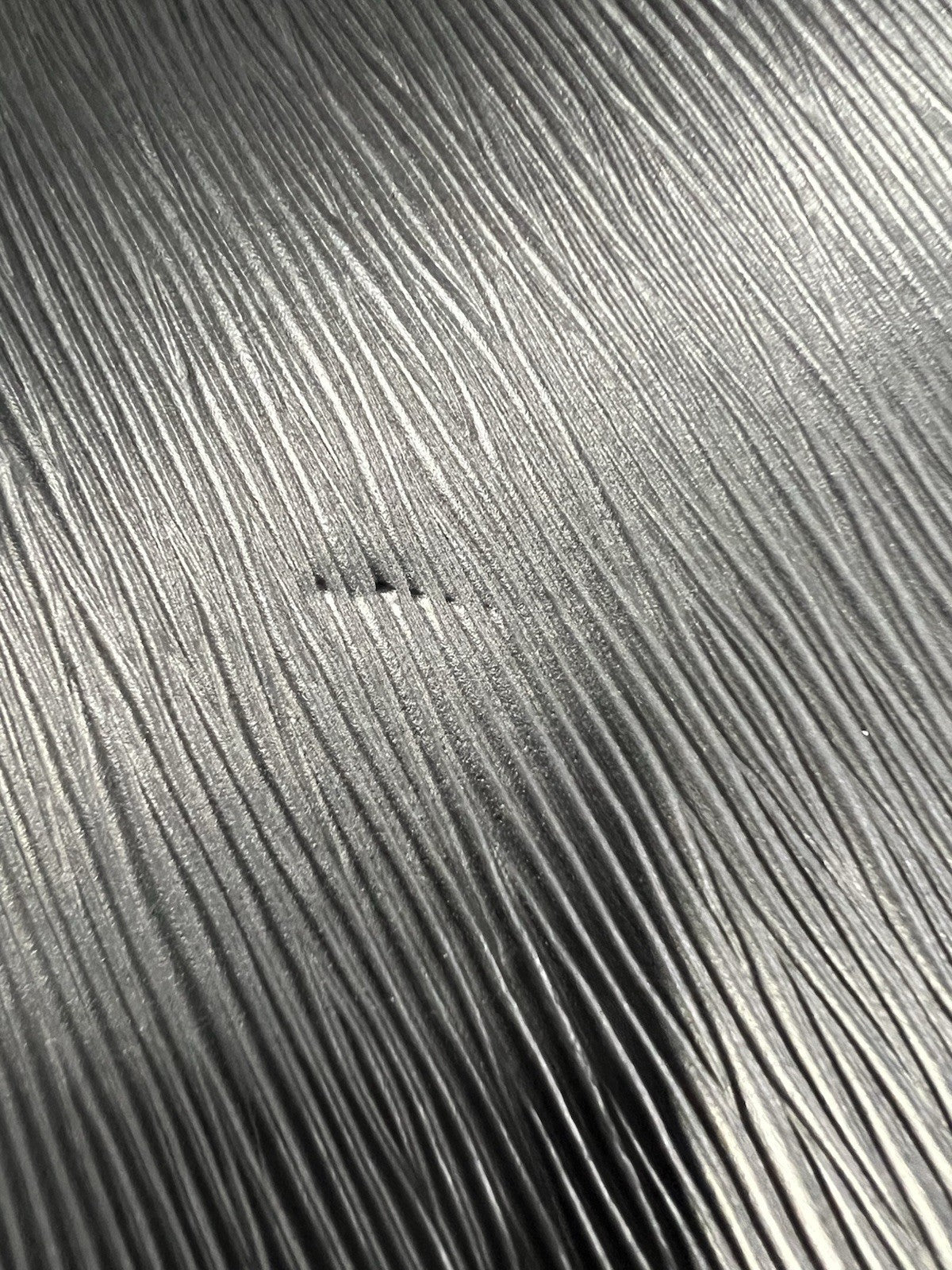 Louis Vuitton Black Epileather GM Sac Plat With Crossbody & Authenticity