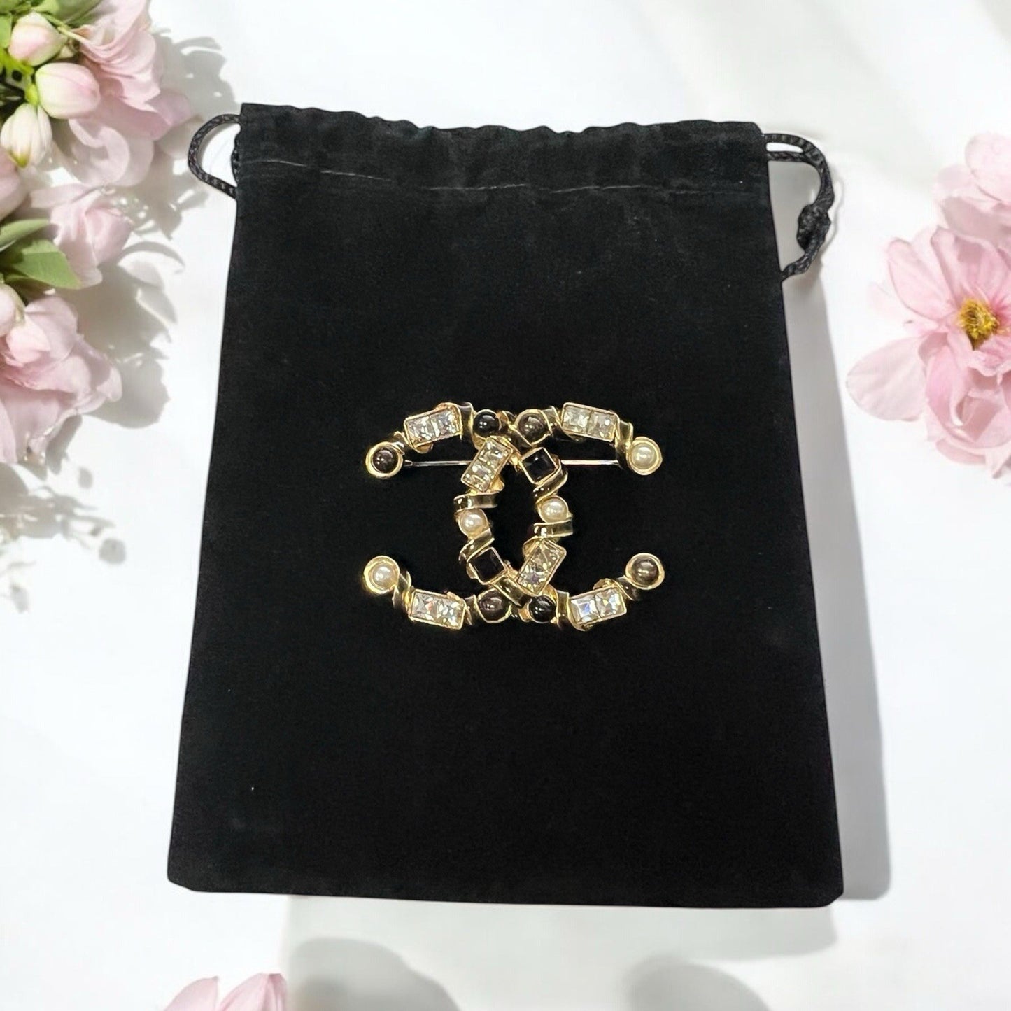 Chanel Crystal Baguette Pearl Resin CC Brooch Gold Black Pearly White AUTHENTIC