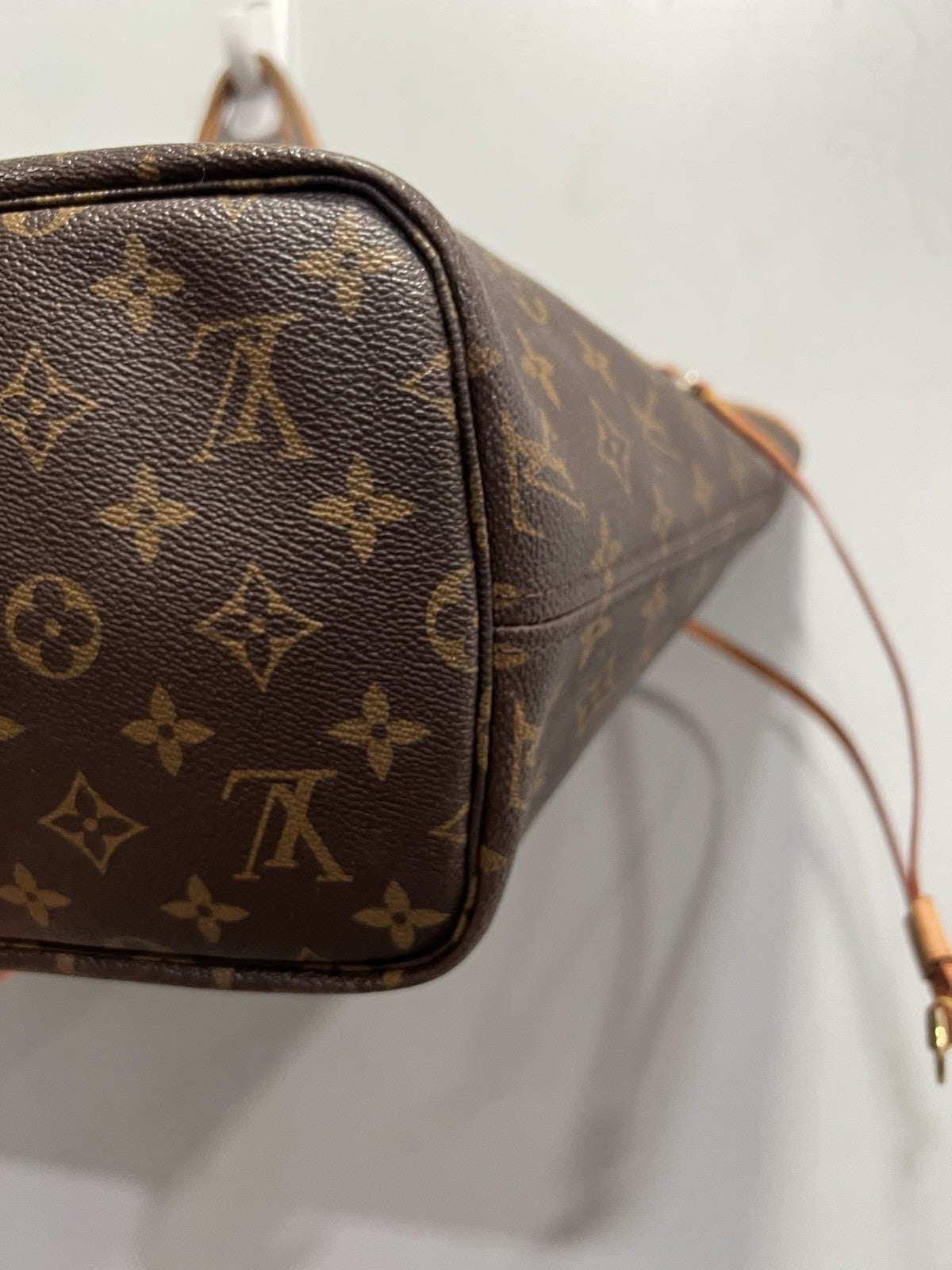Louis Vuitton Monogram Neverfull MM W/Certificate Of Authenticity Retail $2240