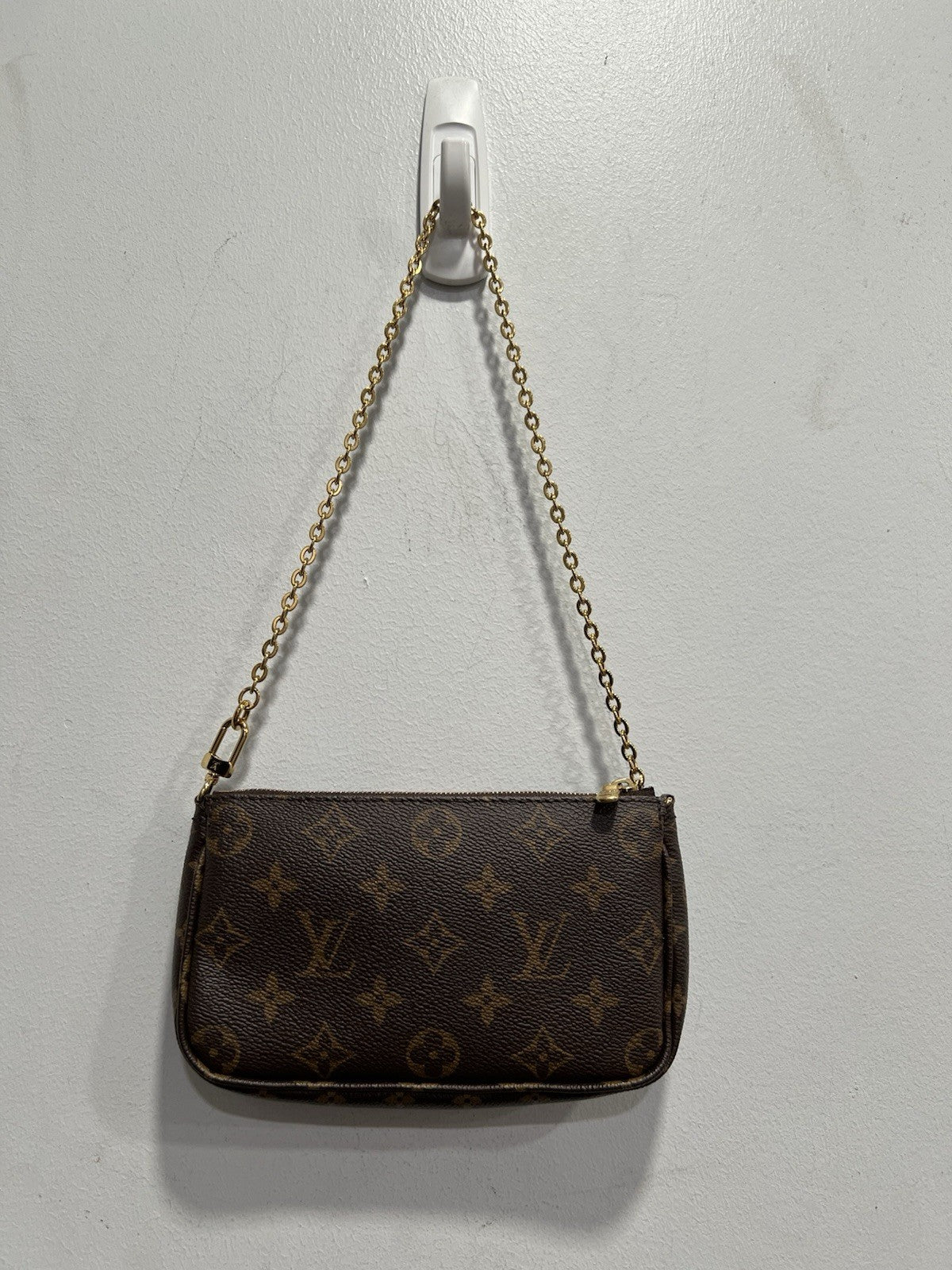 Louis Vuitton Monogram Cavas Pochette Bag W/Authenticity