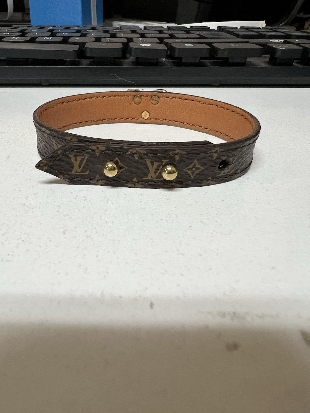 Louis Vuitton Essential V Bracelet Retail 19 $315 AUTHENTIC 7"