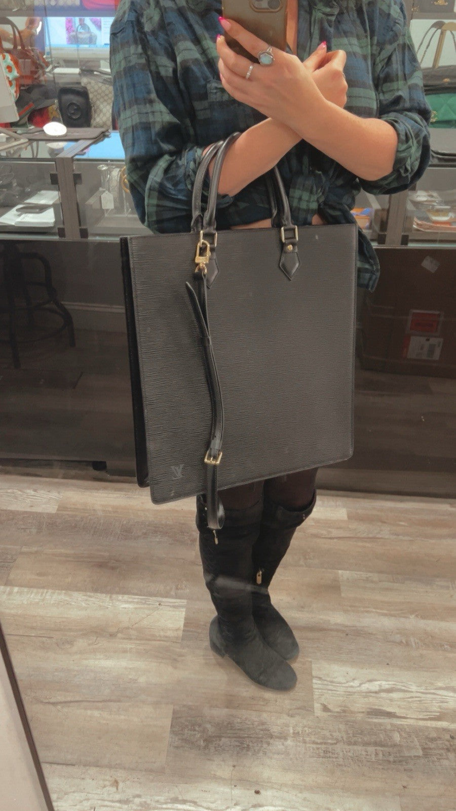 Louis Vuitton Black Epileather GM Sac Plat With Crossbody & Authenticity