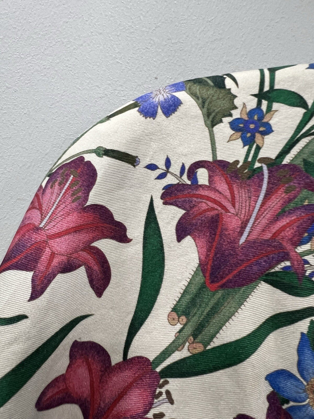 Gucci Silk Tigers & Florals Bomber Jacket Size 40/US8 Authentic Retail $2800