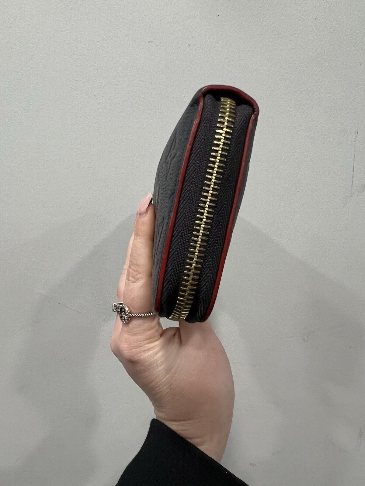 Louis Vuitton Bleu Infini Empreinte Zippy Wallet W/Certifiate Retail $1140