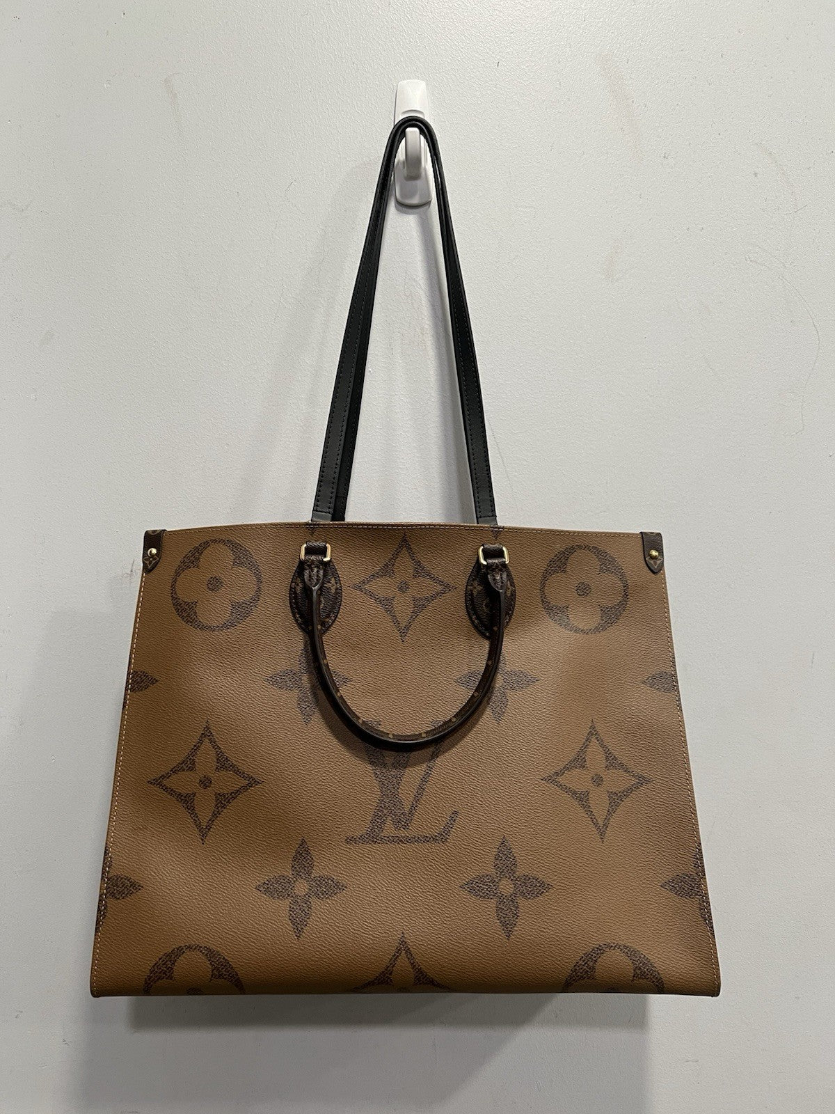 Louis Vuitton Onthego MM Monogram Reverse W/Authenticity Retail $3400