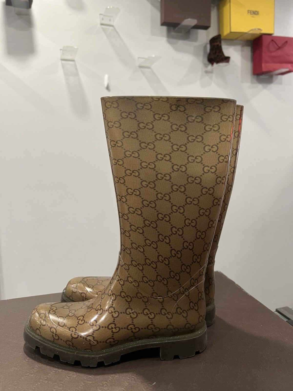 Gucci Signature Monogram Rubber Rainboots Size 6 Box & Duster
