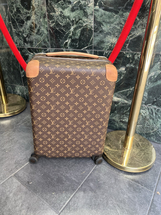 Louis Vuitton Horizon 55 Luggage With Duster Tags & Authenticity