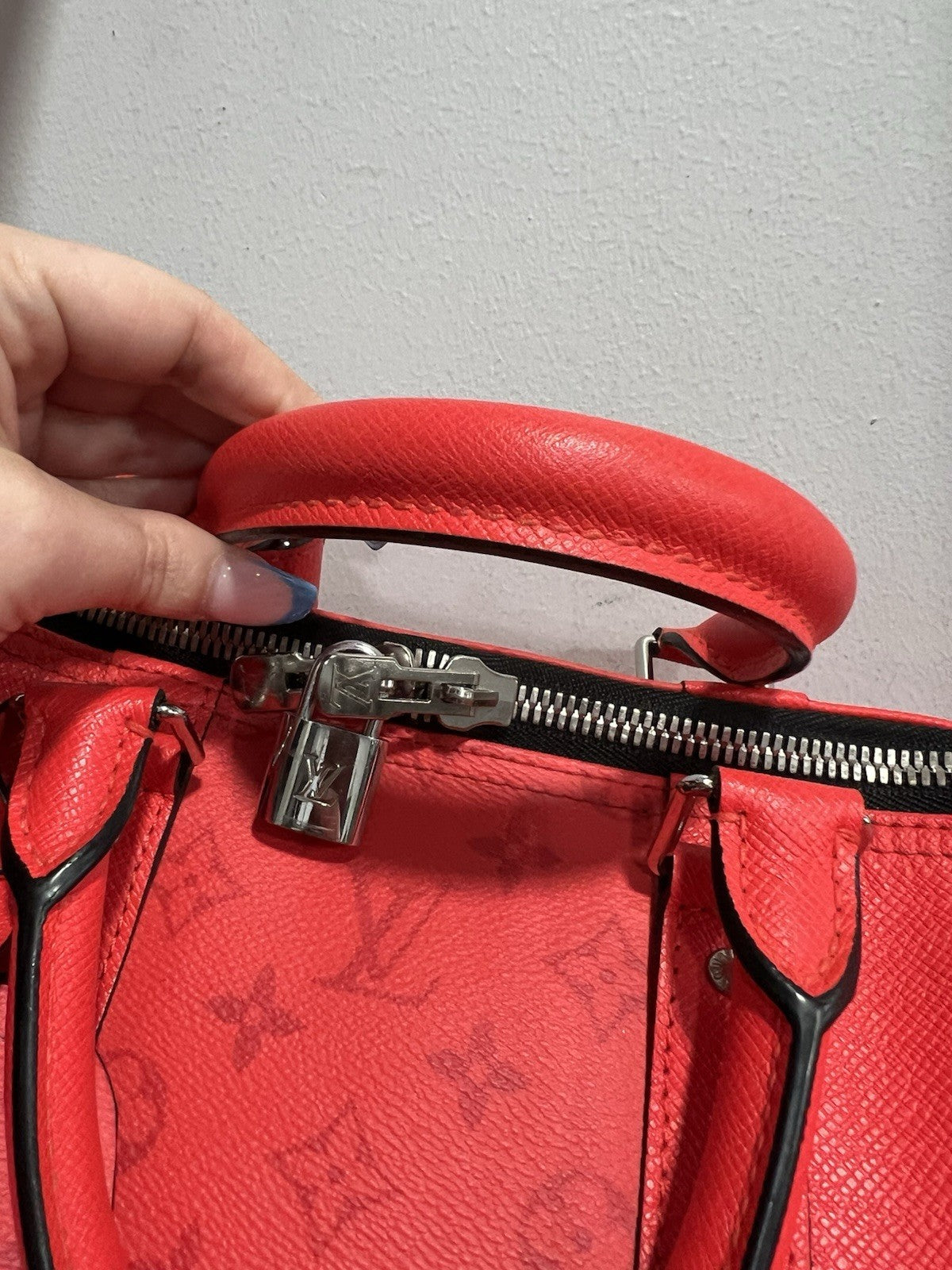 Louis Vuitton Fire Red Taigarama Bandouliere Keepall 50