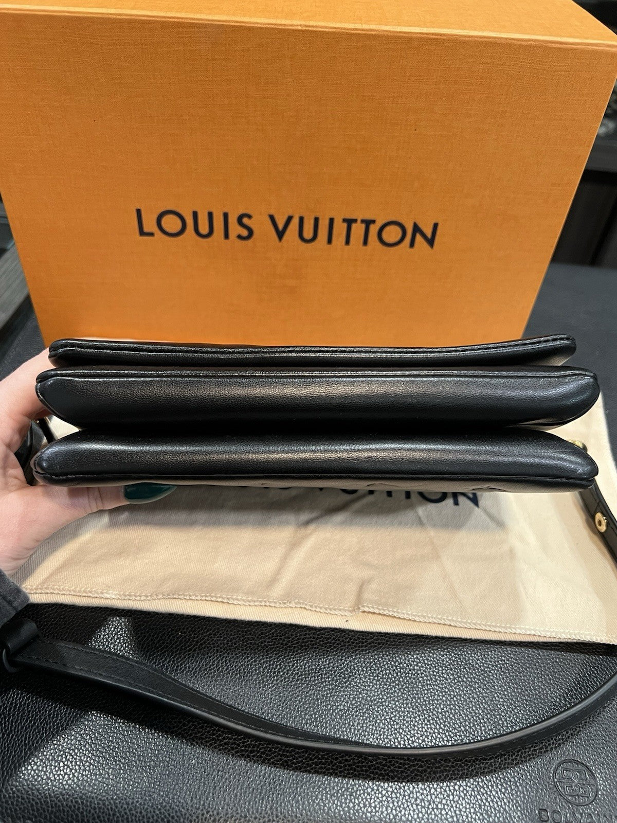 Louis Vuitton Pochette Coussin Noir Box Duster & Authenticity Retail $3150