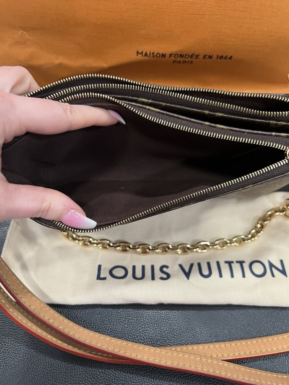 Louis Vuitton Monogram Liv Pochette Crossbody Box Duster & Bag Retail $1950