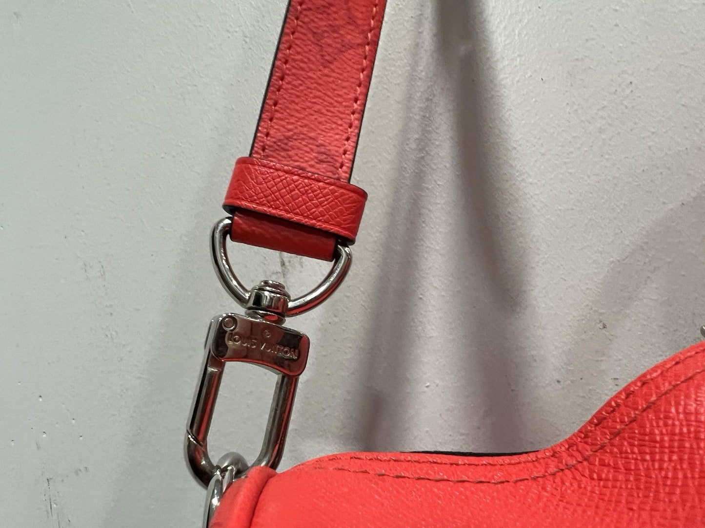 Louis Vuitton Fire Red Taigarama Bandouliere Keepall 50