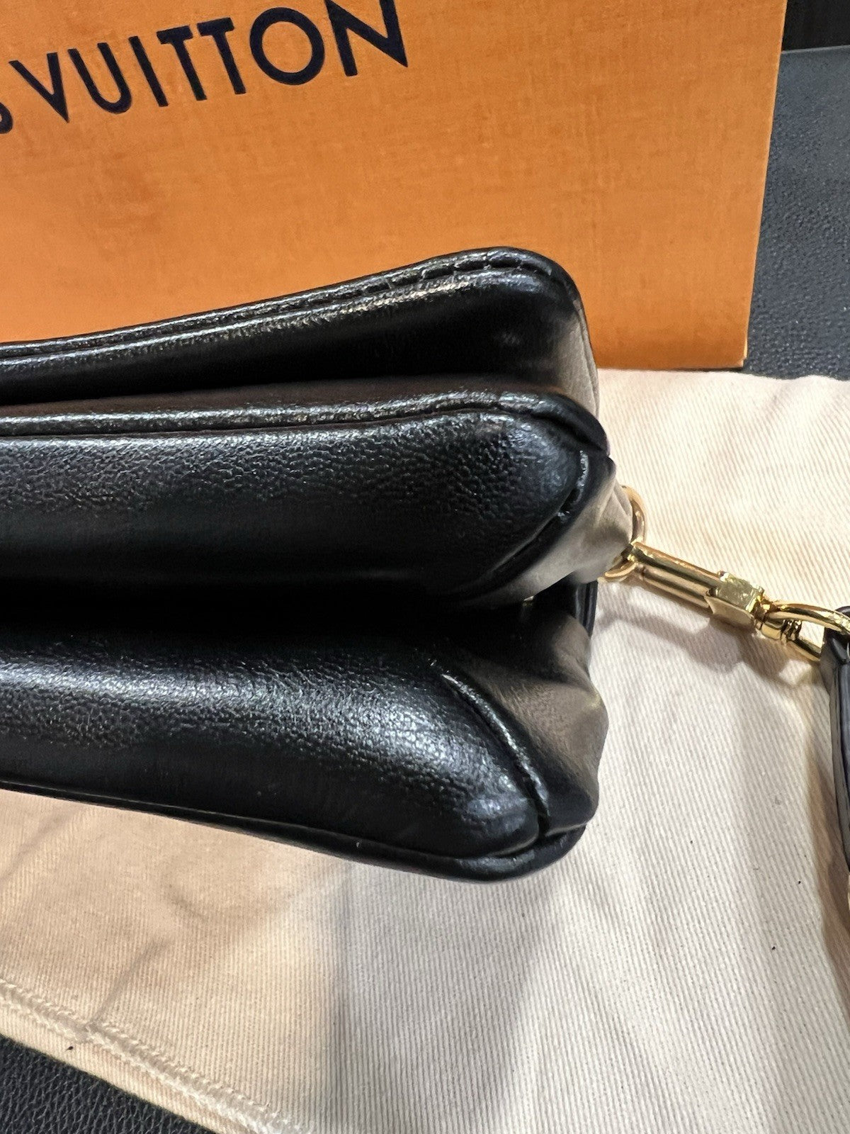 Louis Vuitton Pochette Coussin Noir Box Duster & Authenticity Retail $3150