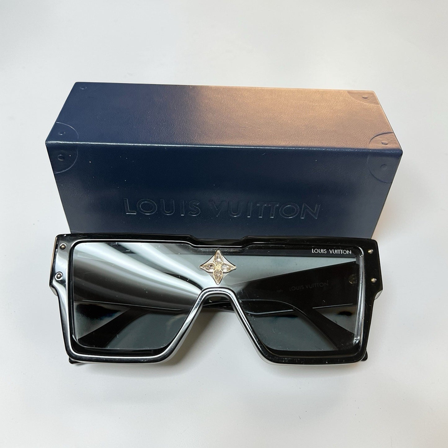 Louis Vuitton Z1547W Cyclone Sunglasses With Case AUTHENTIC