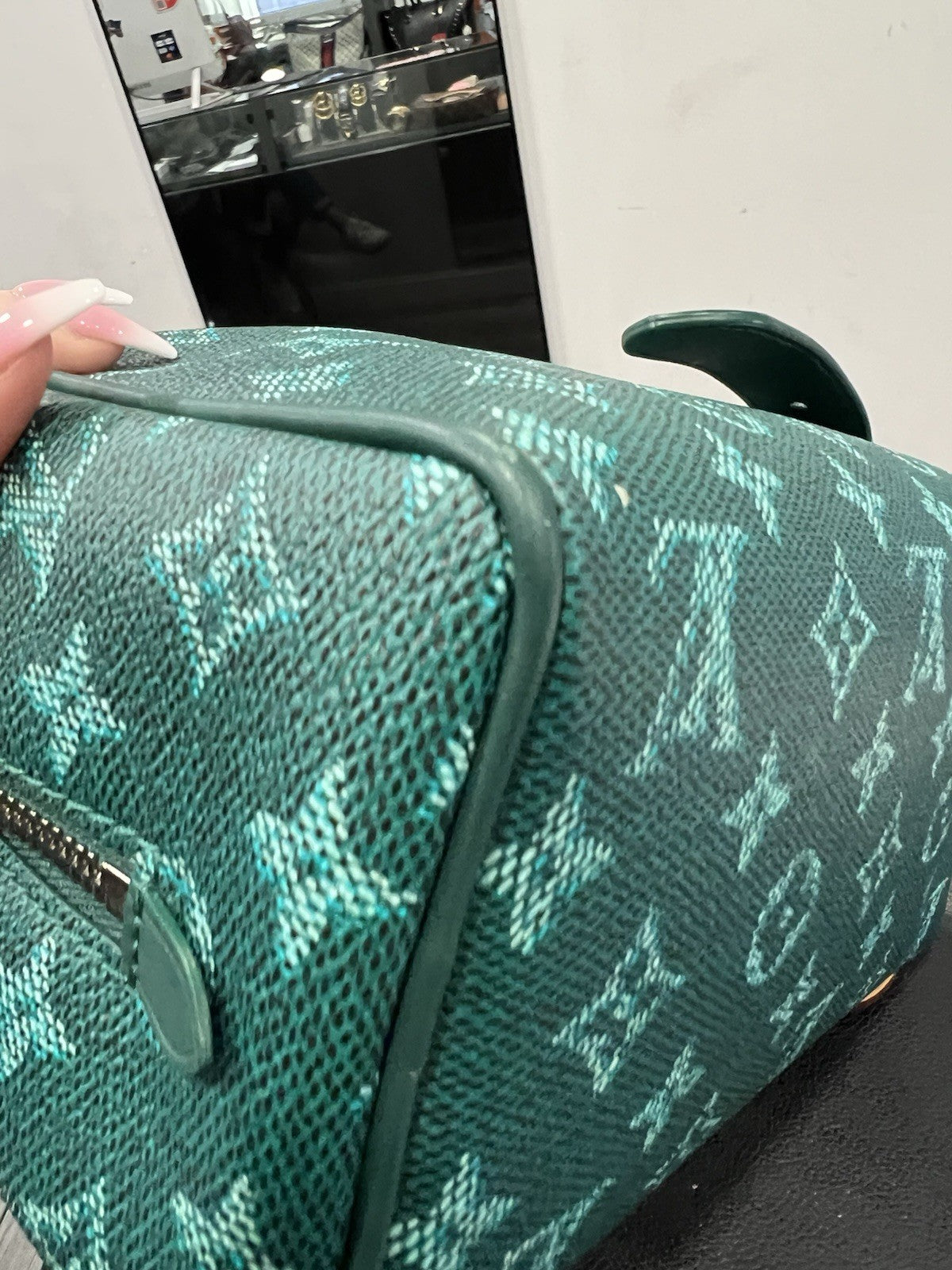 Louis Vuitton Locker Dopp Kit G71 Limited Edition With Authenticity