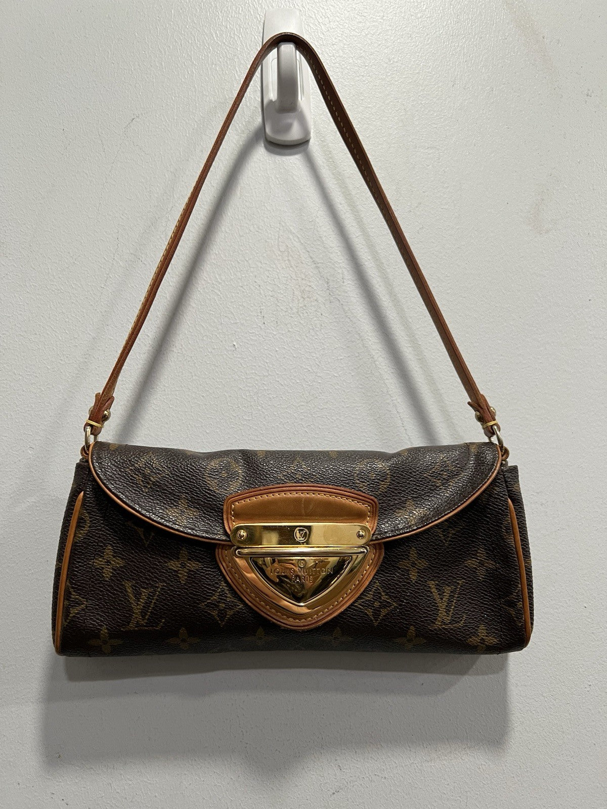 Louis Vuitton Monogram Beverly Pochette With Certificate of Authenticity