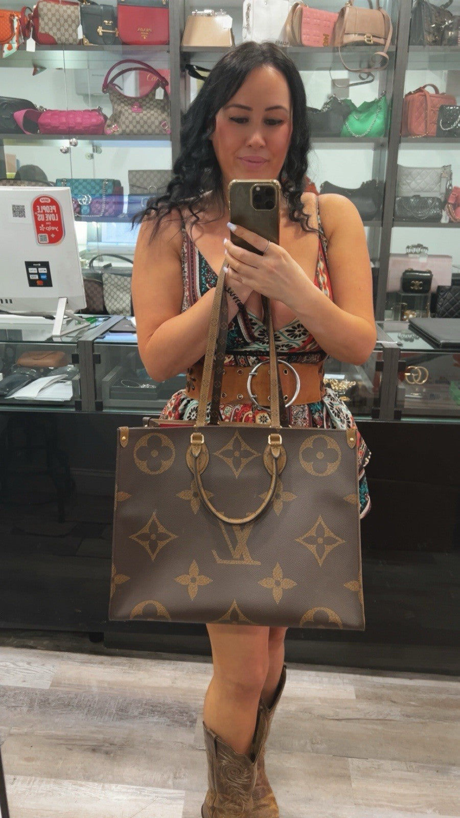 Louis Vuitton MM Onthego Reverse Monogram Tote Retail $3300