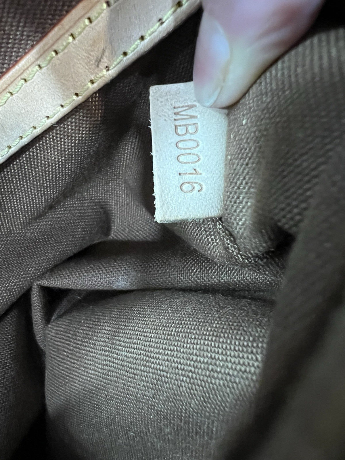 Louis Vuitton Monogram Canvas CarryAll Duffel Bag Vintage AUTHNETIC W/Lock & Key