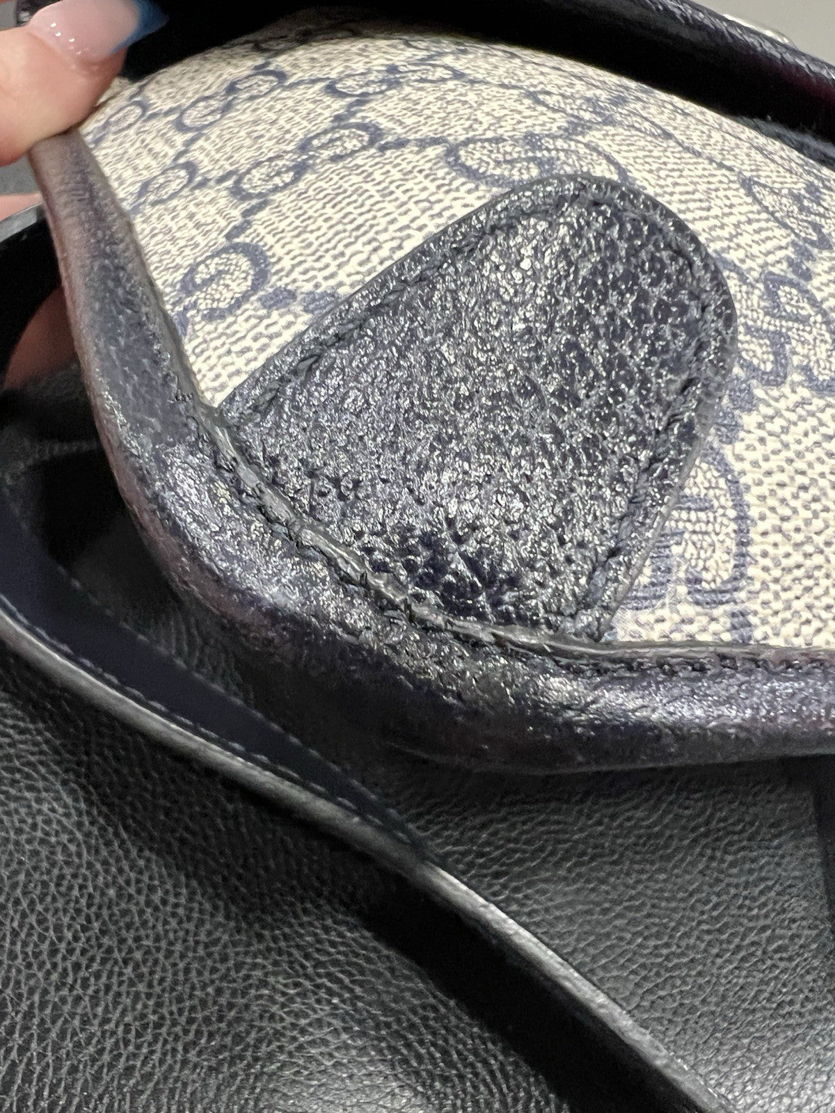 Gucci GG Supreme Navy Belt Bag Box & Authenticity Size 32"