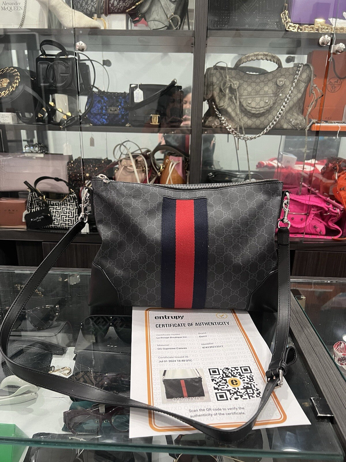 Gucci GG Supreme Black Messenger Bag W/Certificate Of Authenticity