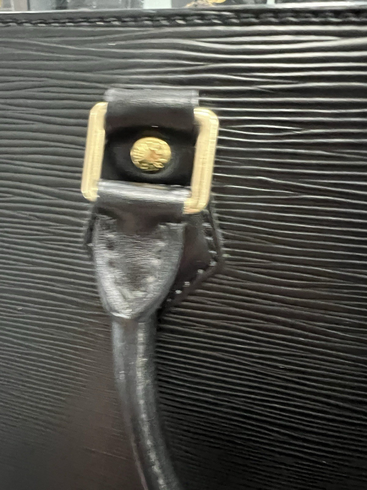 Louis Vuitton Black Epileather GM Sac Plat With Crossbody & Authenticity