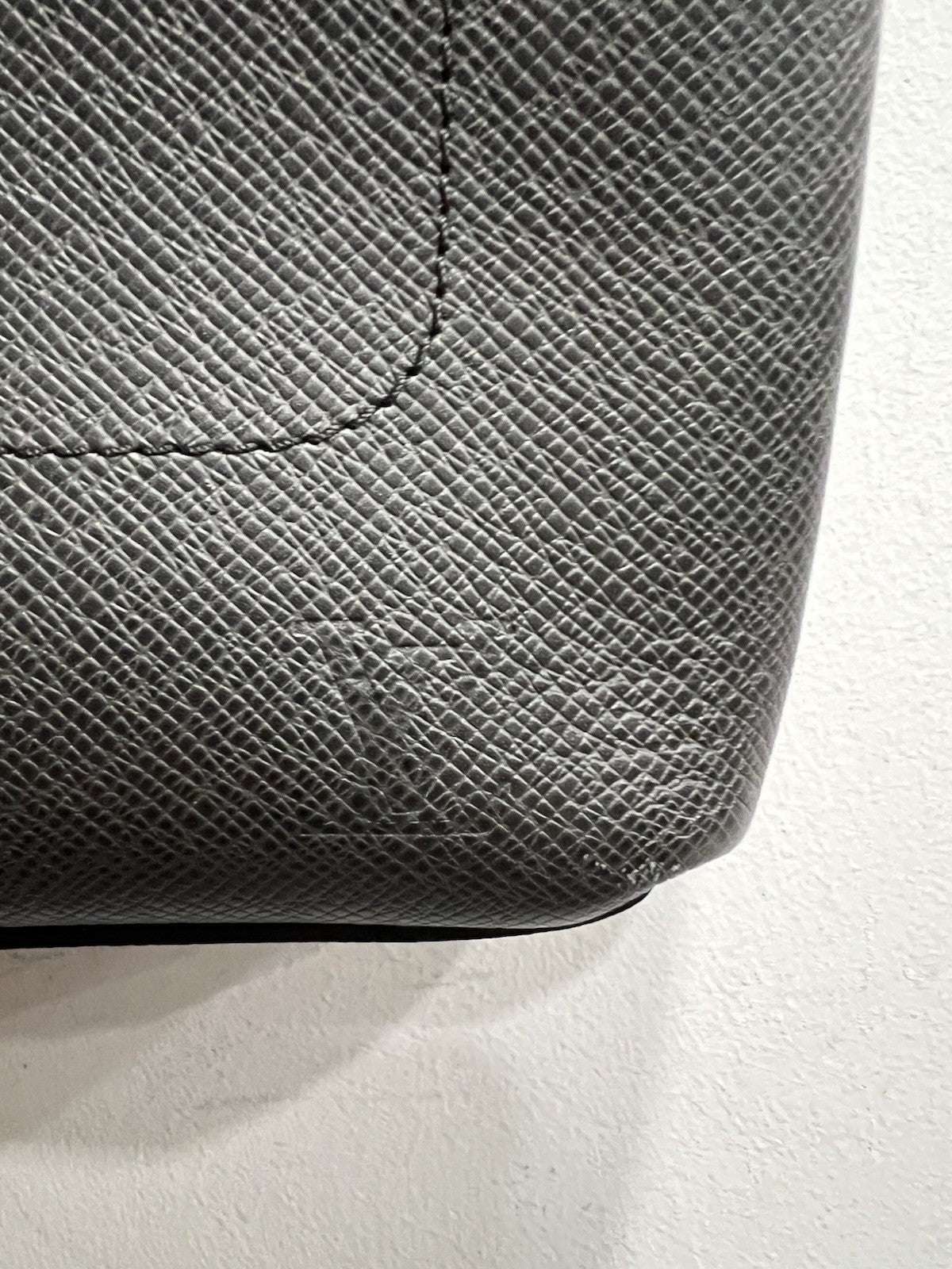 Louis Vuitton Grigori Grey Taiga Pochette Messenger Bag