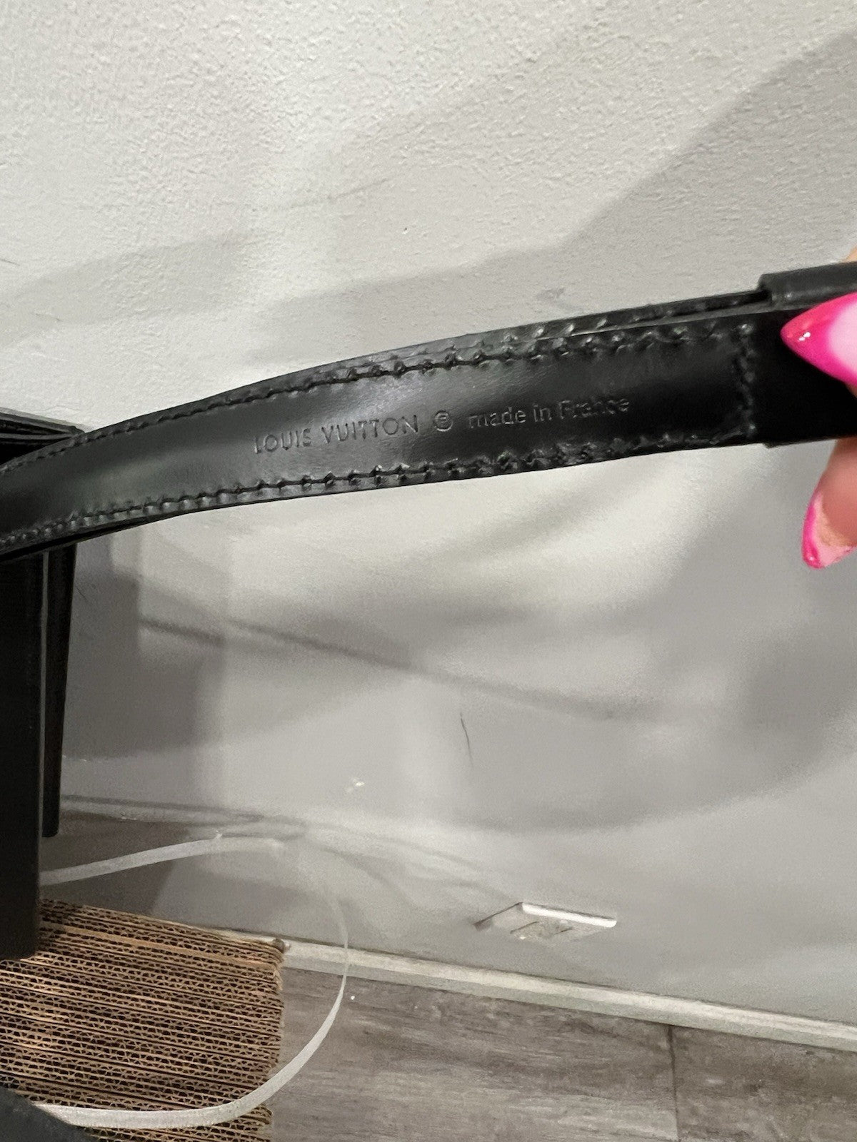 Louis Vuitton Black Epileather GM Sac Plat With Crossbody & Authenticity