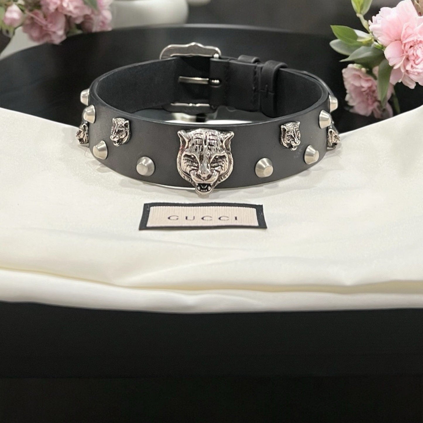Gucci Leather Tiger Choker W/Box & Duster Retail $930