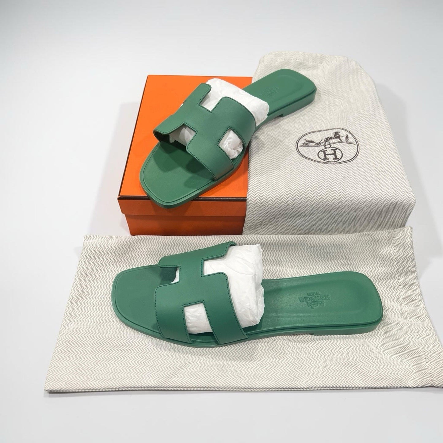 Hermes Green Vert Jungle Oran Sandals Size 41 NIB