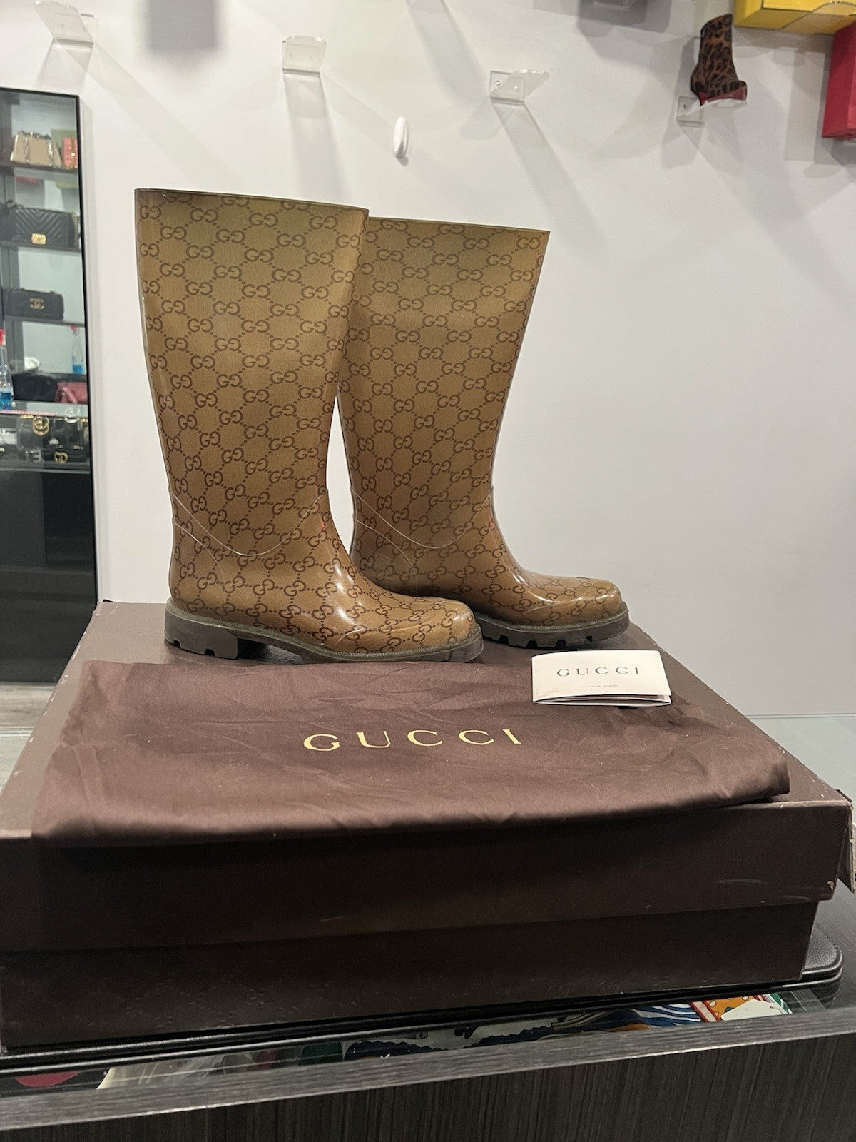 Gucci Signature Monogram Rubber Rainboots Size 6 Box & Duster
