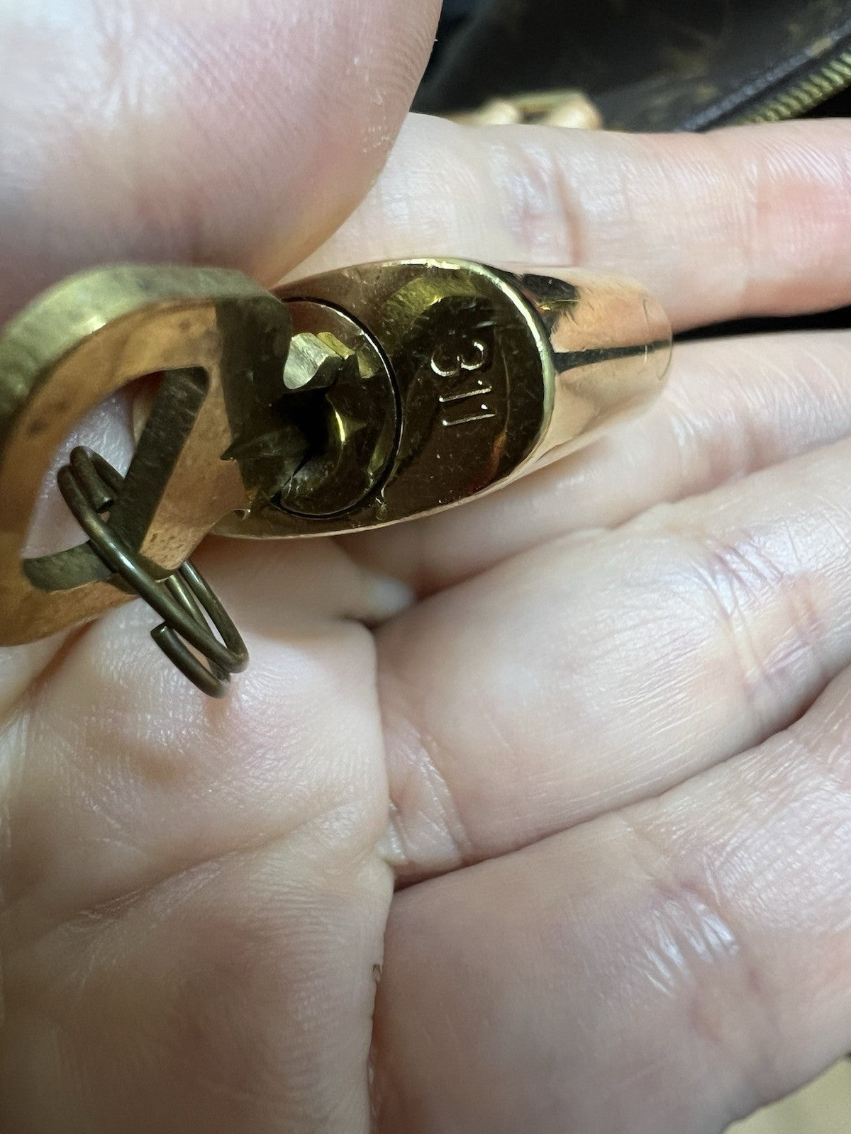 Louis Vuitton Monogram Speedy Bandouliere 30 W/Lock & Key