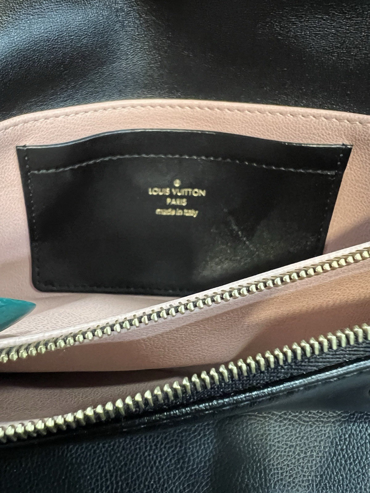 Louis Vuitton Pochette Coussin Noir Box Duster & Authenticity Retail $3150