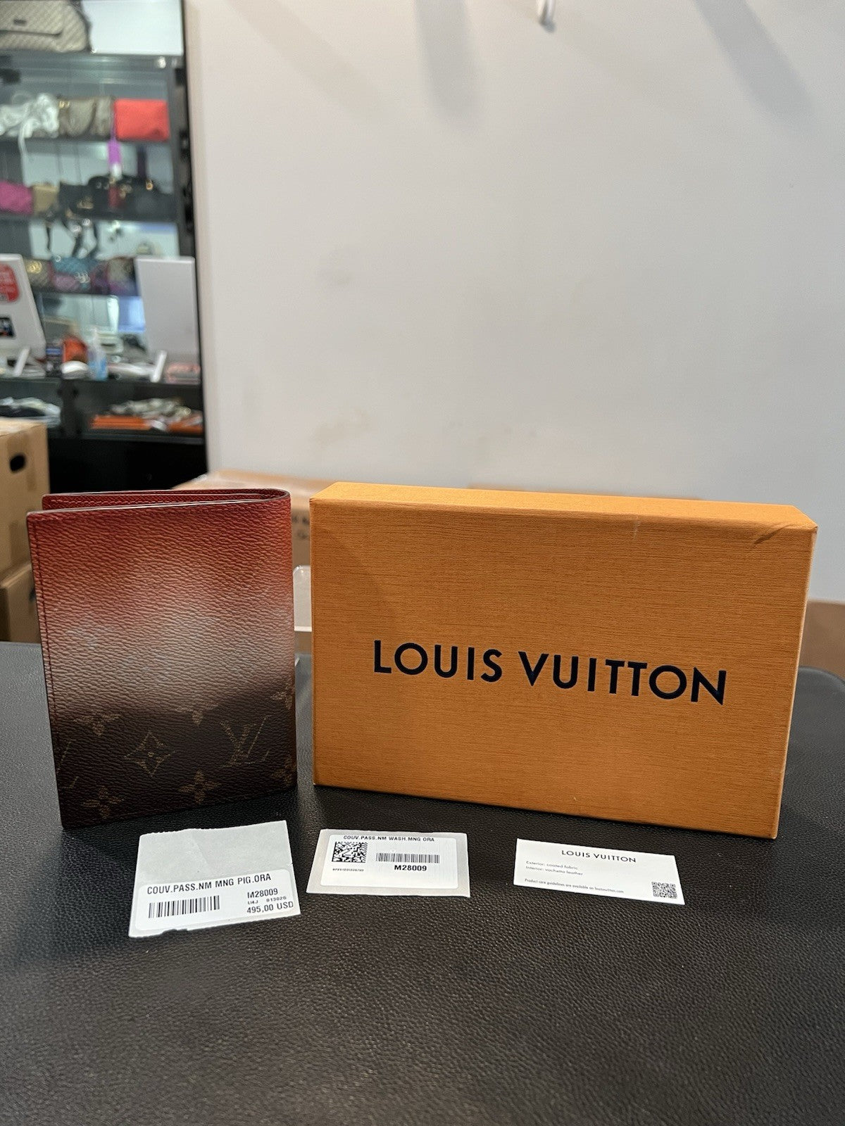 Louis Vuitton Passport Cover Monogram Orange NEW IN BOX Retail $510