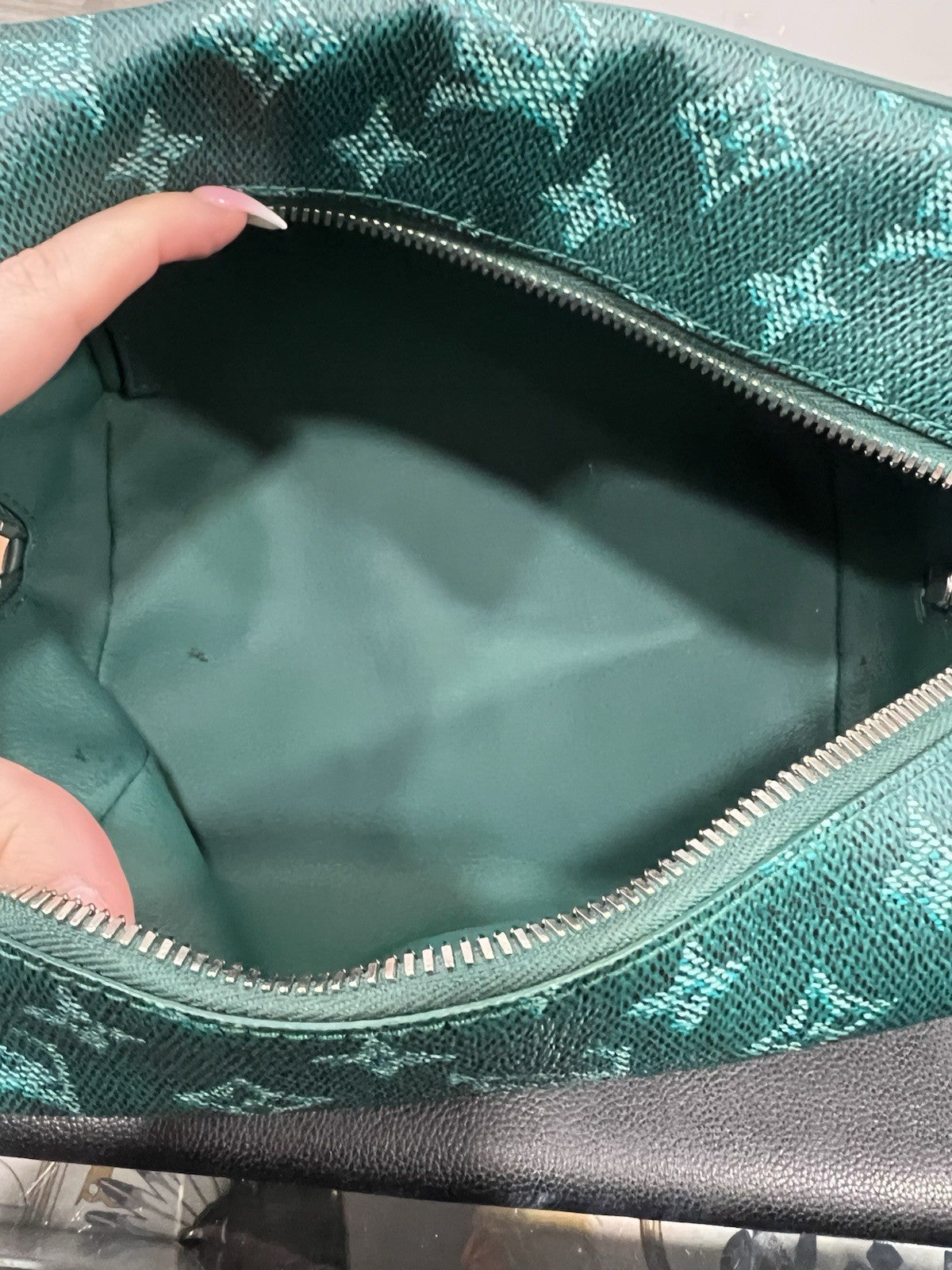 Louis Vuitton Locker Dopp Kit G71 Limited Edition With Authenticity