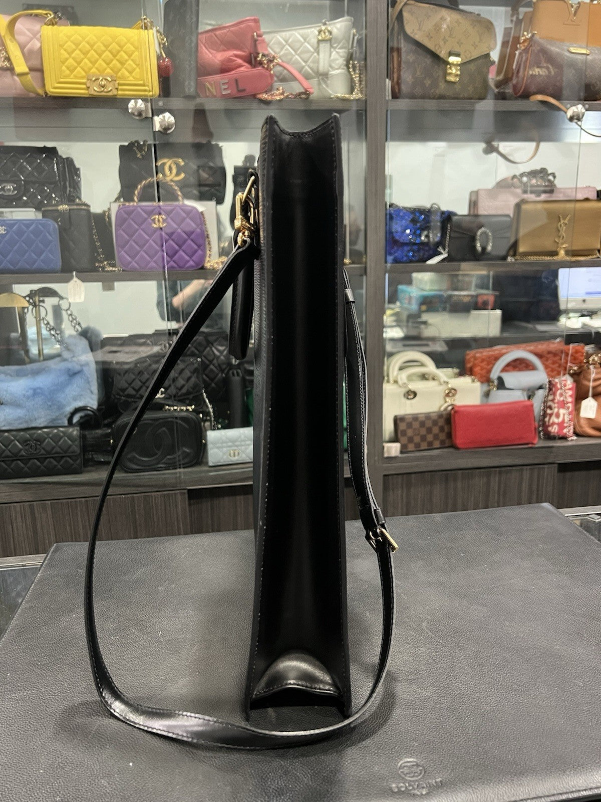 Louis Vuitton Black Epileather GM Sac Plat With Crossbody & Authenticity
