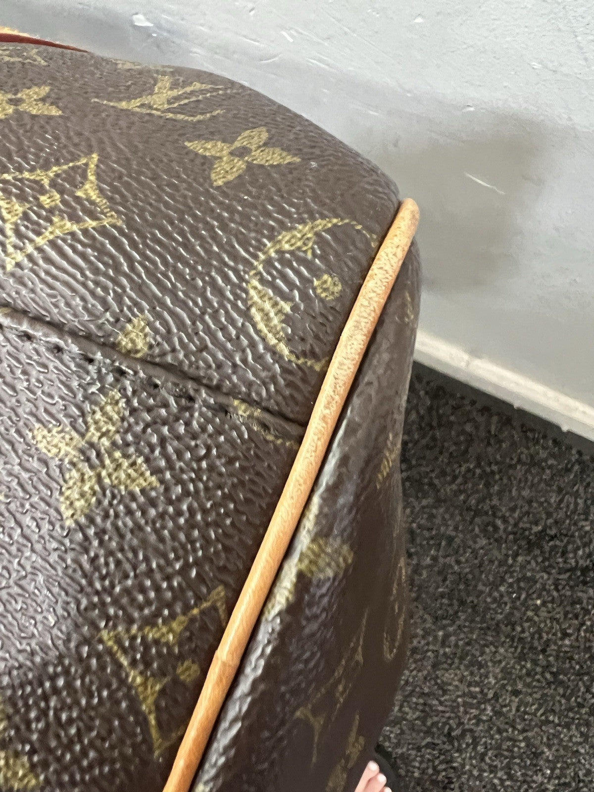 Louis Vuitton Monogram Canvas CarryAll Duffel Bag Vintage AUTHNETIC W/Lock & Key