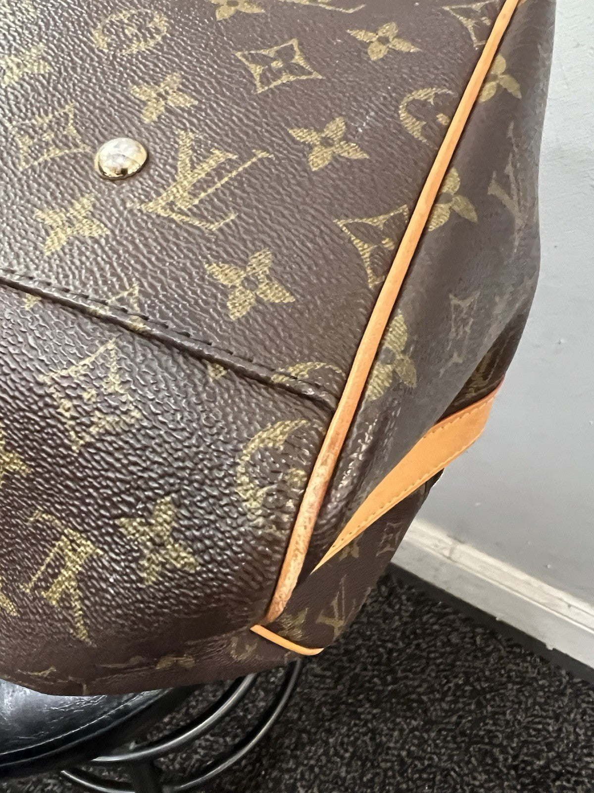 Louis Vuitton Monogram Canvas CarryAll Duffel Bag Vintage AUTHNETIC W/Lock & Key
