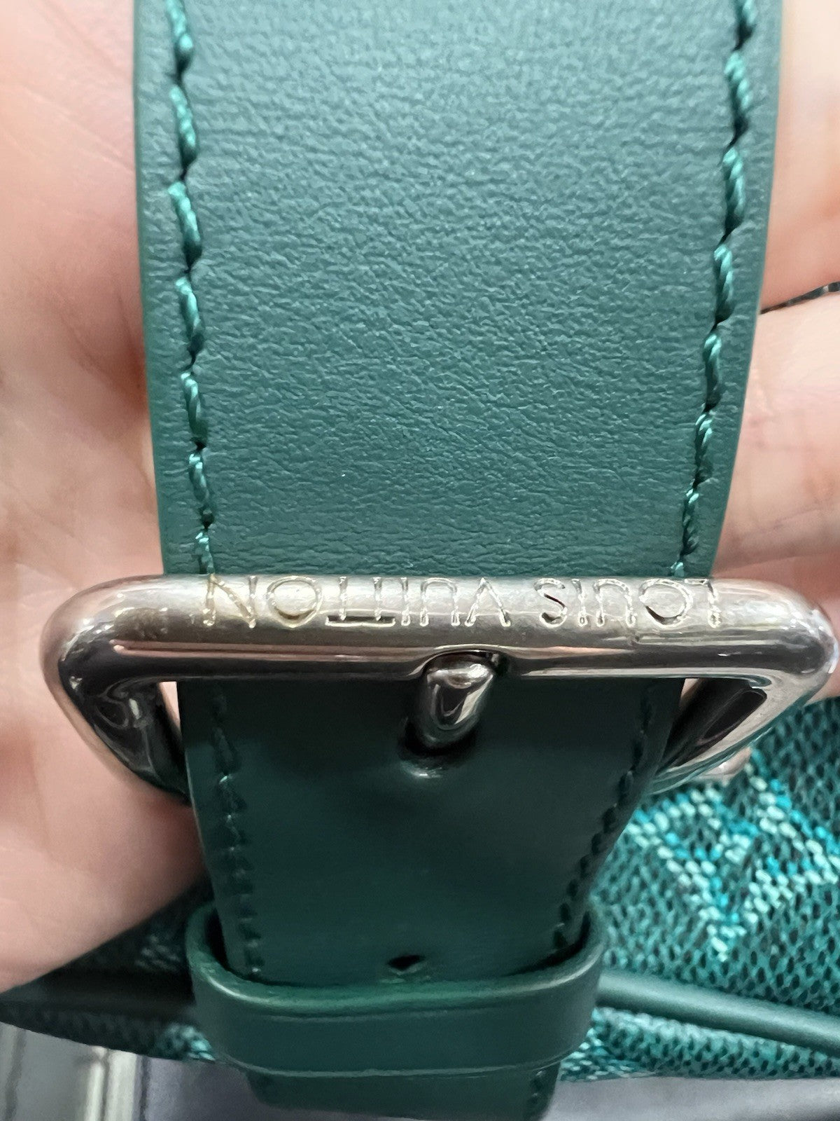 Louis Vuitton Locker Dopp Kit G71 Limited Edition With Authenticity