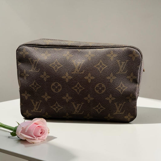 Louis Vuitton Monogram Soft Travel Case Clutch Bag With Authenticity