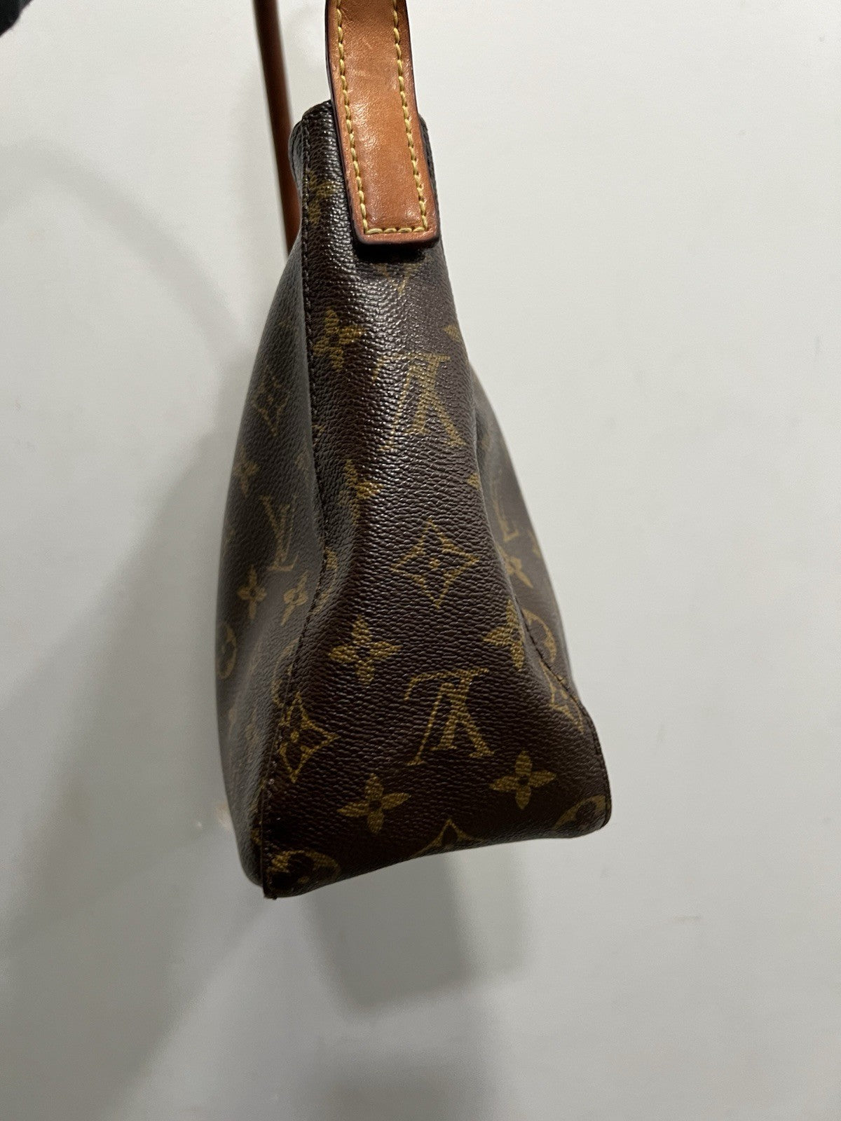 Louis Vuitton Looping MM Monogran Canvas Shoulder Bag With Authentication