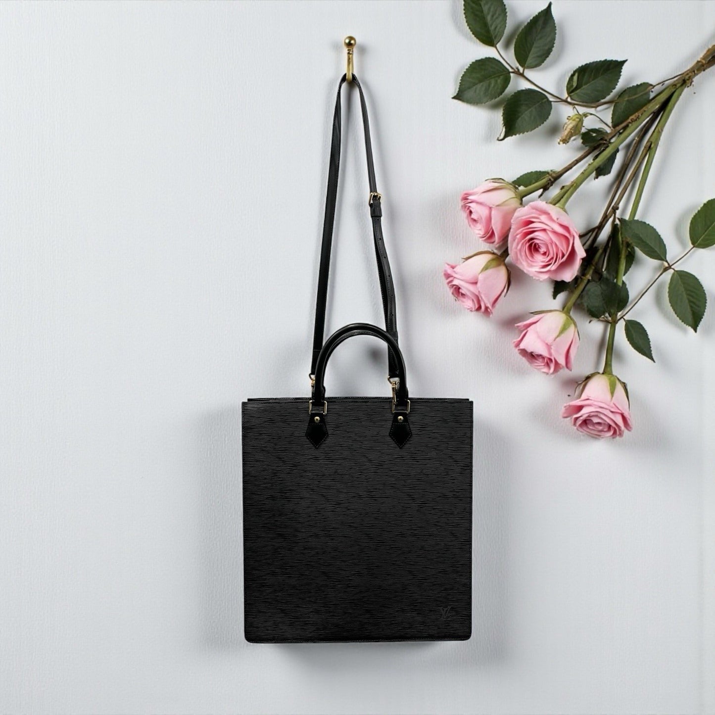 Louis Vuitton Black Epileather GM Sac Plat With Crossbody & Authenticity