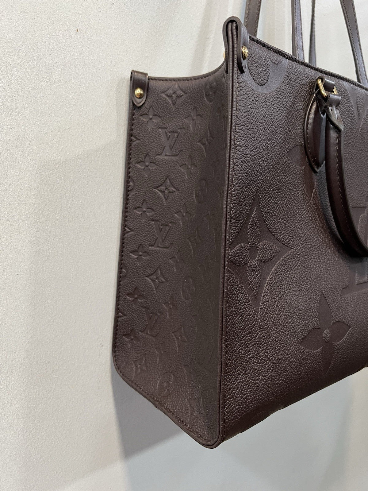 Louis Vuitton Leather Dark Chocolate MM Onthego Tote Bag Retail $3650