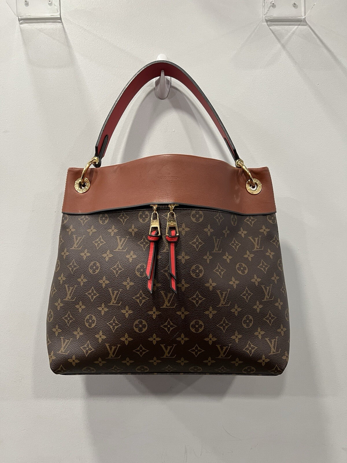 Louis Vuitton Tuleries Hobo Monogram Canvas & Leather W.Tags & Duster