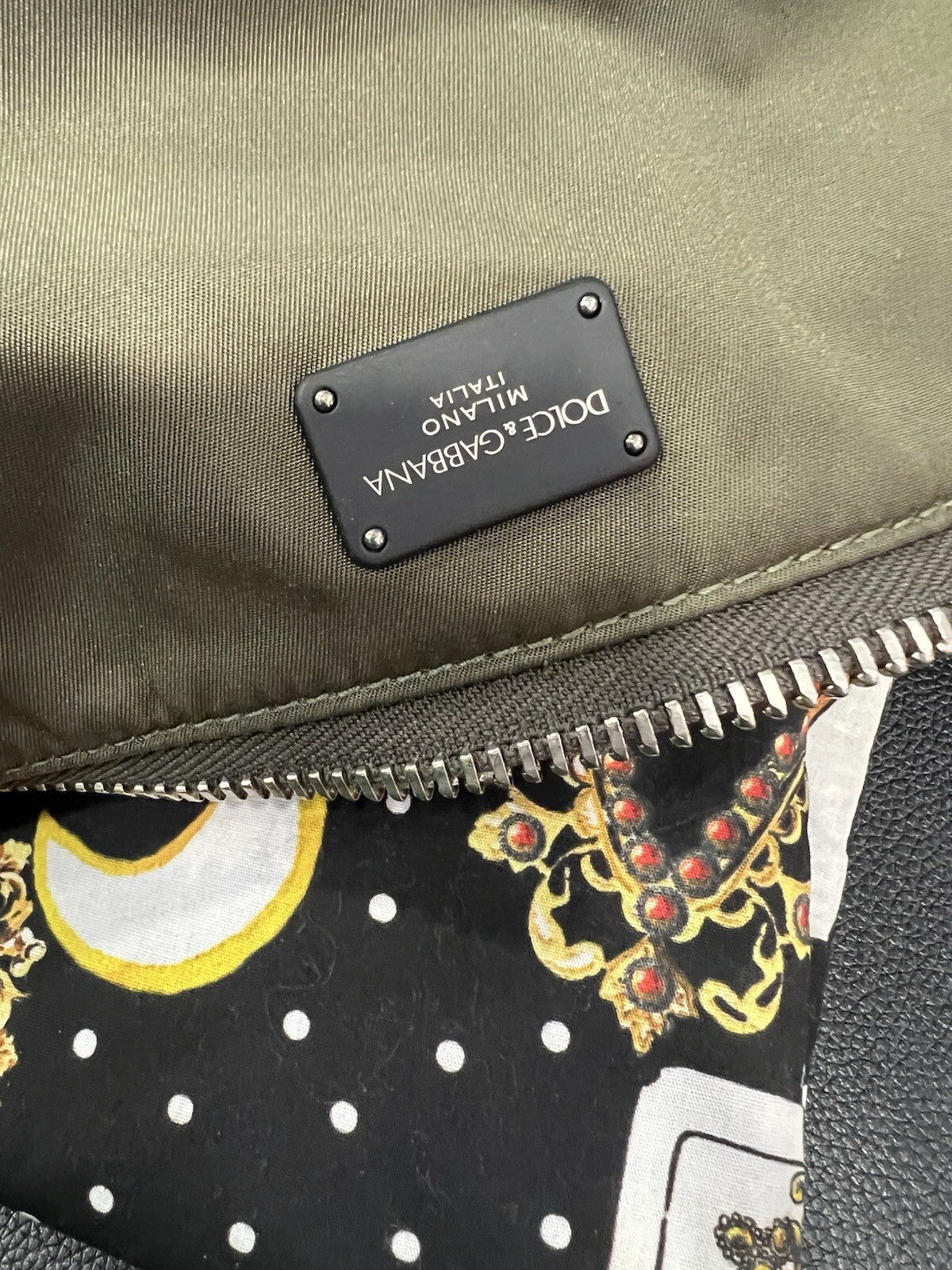 Dolce & Gabbana Tape Logo Army Green Nylon Belt Bag Duster & Authenticity