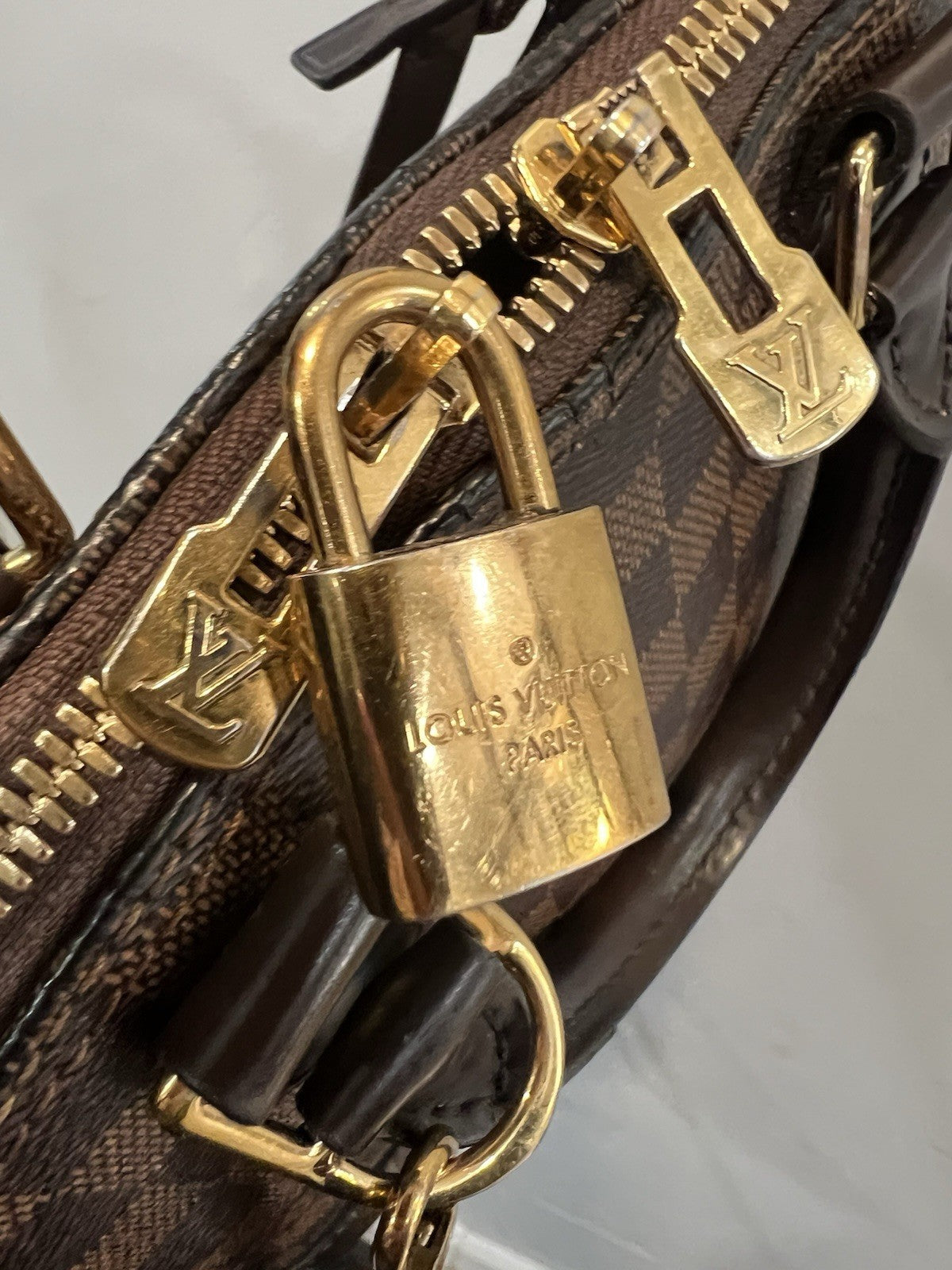 Louid Vuitton Damier Ebene BB Alma W/Lock Key & Authenticity Retail $2k