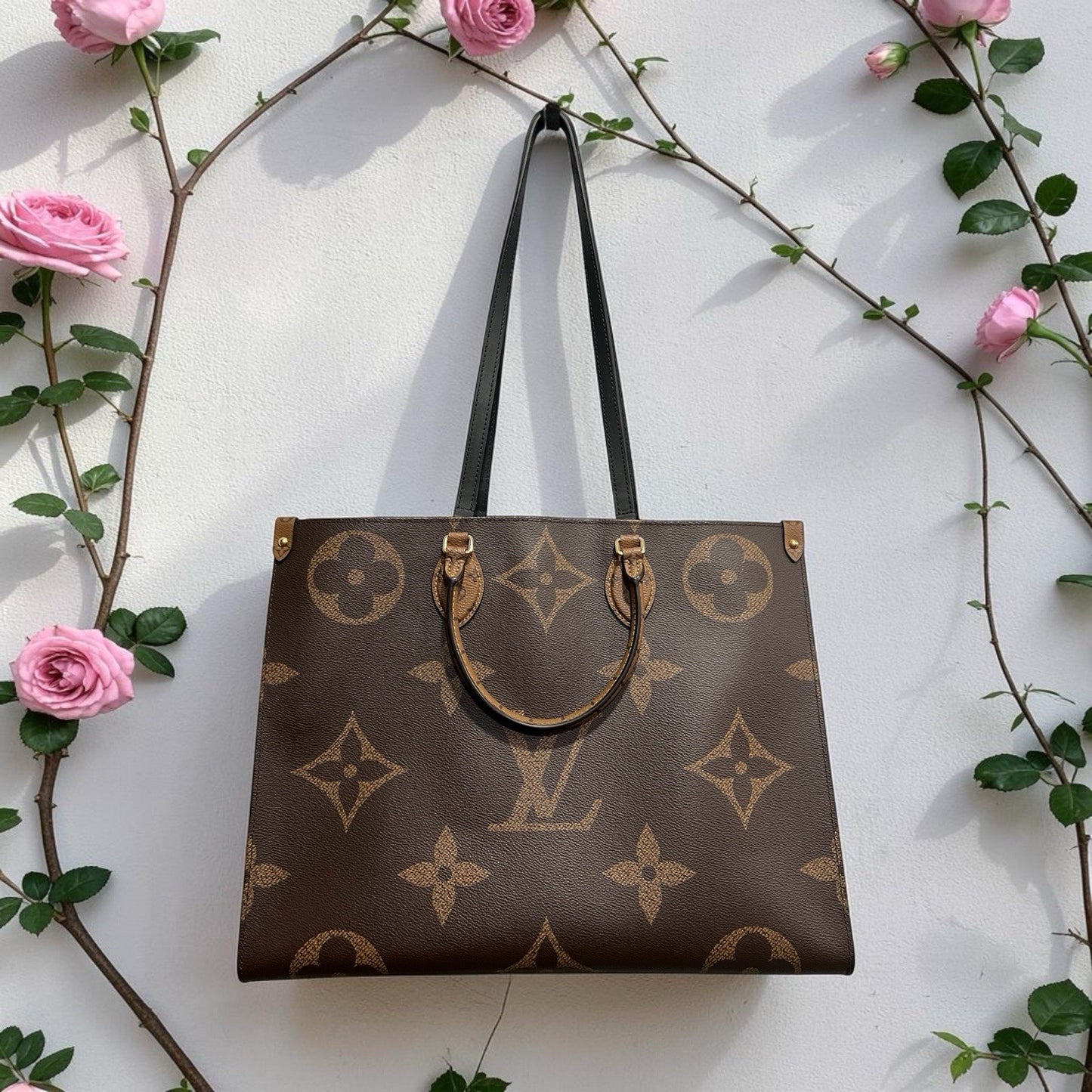 Louis Vuitton Onthego MM Monogram Reverse W/Authenticity Retail $3400